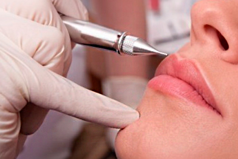 micropigmentacion-labial tratamiento de micropigmentación estética en labios