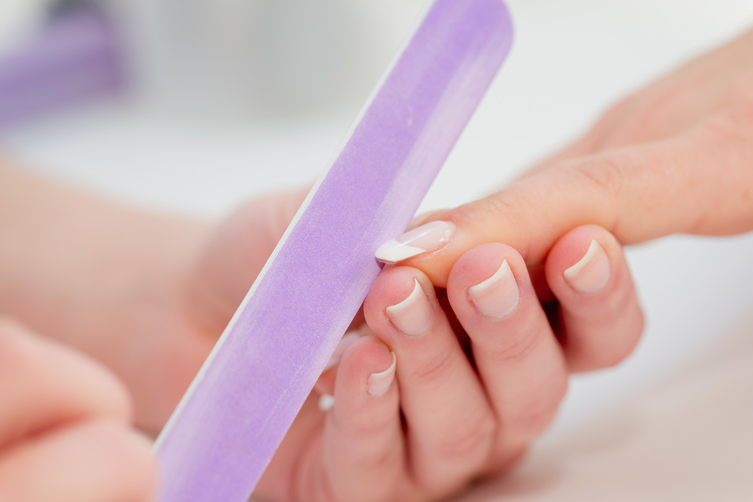 Cómo limar las uñas en 7 pasos ¡Descúbrelo! - Nail Center