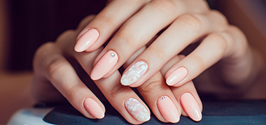 Manicura de uñas en Valencia - Nail Center